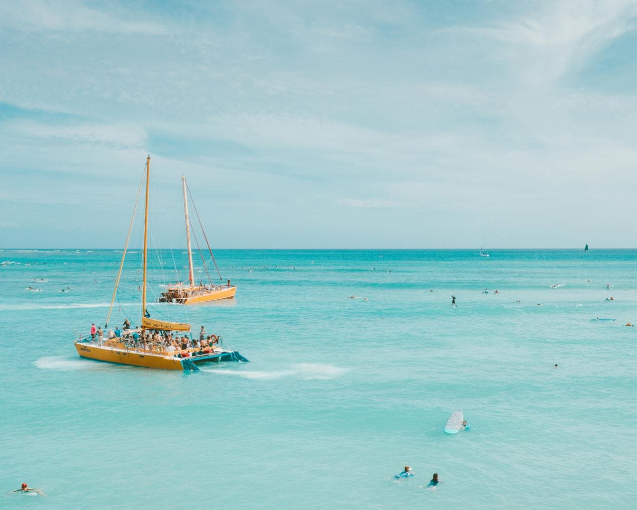 barco na praia de Trancoso